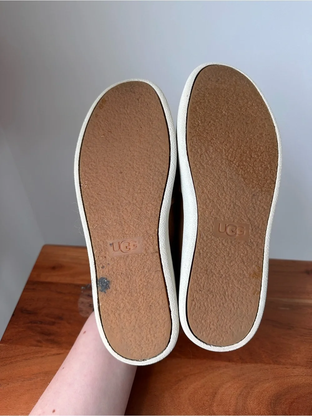 UGG Cas Chestnut Brown Smooth Leather Slip On Trainer Low Top Sneakers Shoes 7